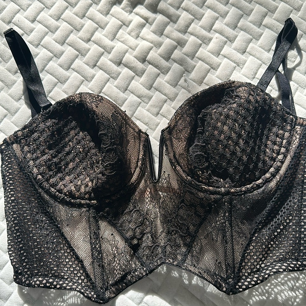 Victoria’s Secret 32DD Bustier
